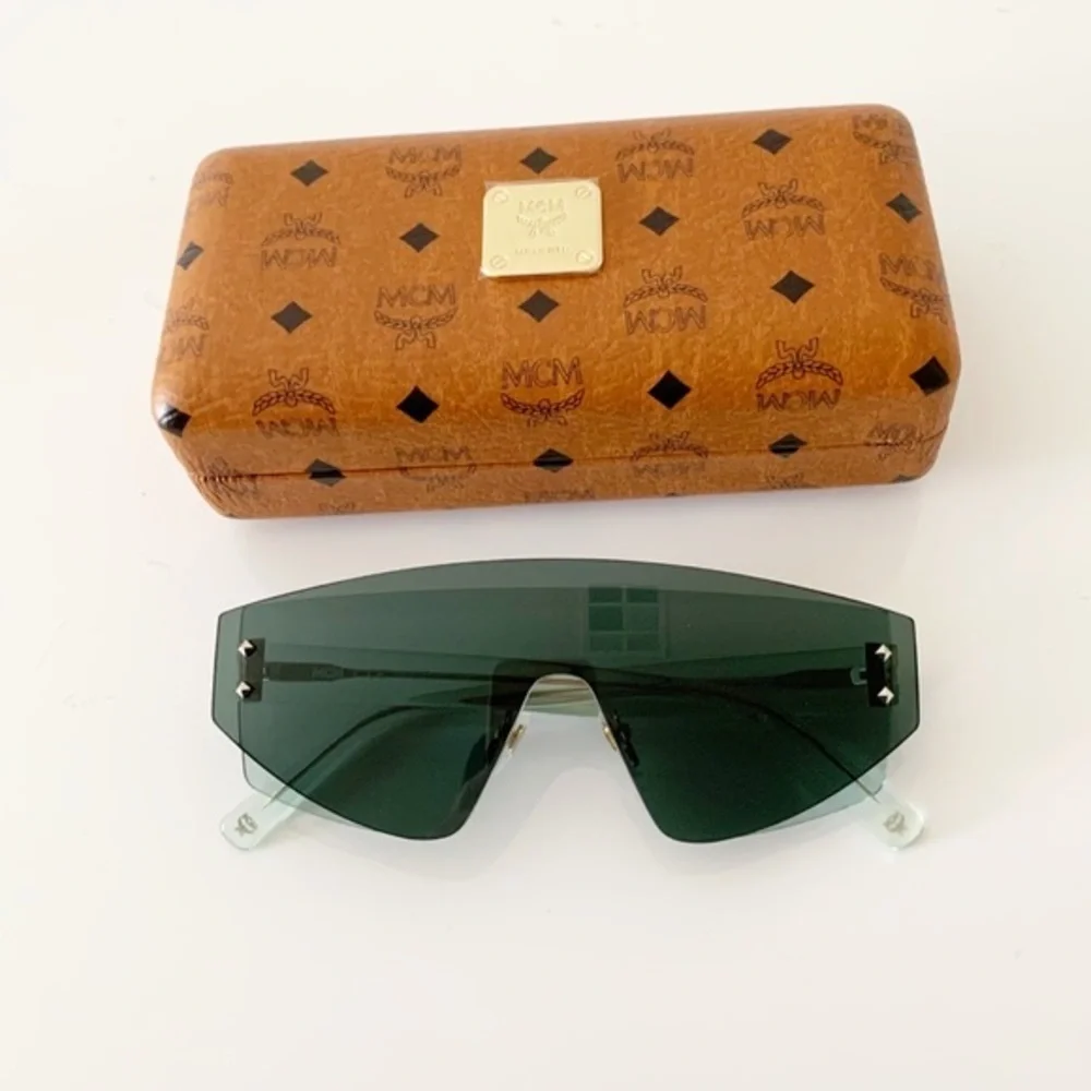 MCM Sunglasses, New in Case, Dust Cloth Green Lenses AWESOME Unisex - Picture 4 of 14